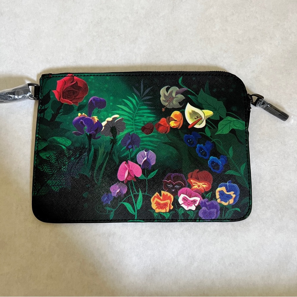 MARC BY MARC JACOBS X DISNEY Alice In Wonderland Tote & Pouch - Picture 8 of 15